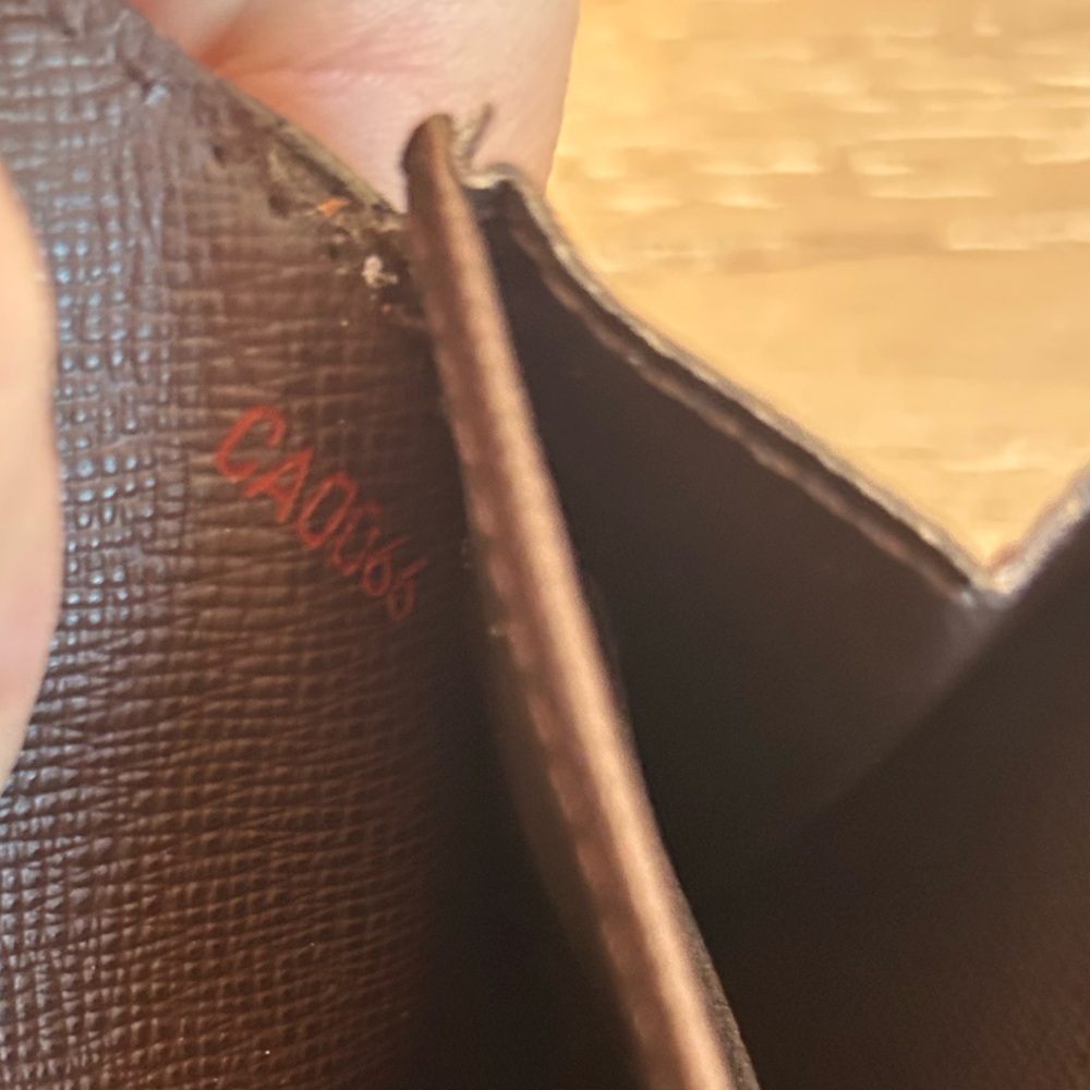 Authentic Louis Vuitton Damier Ebene Sarah Wallet - Picture 9 of 9
